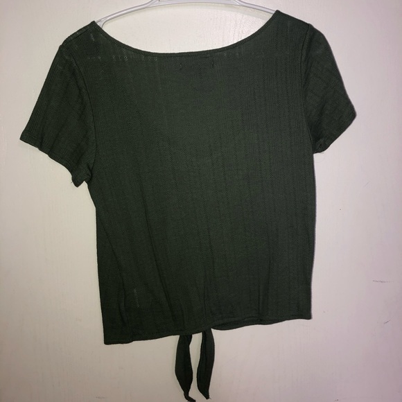 American Eagle T-shirt - Picture 3 of 5